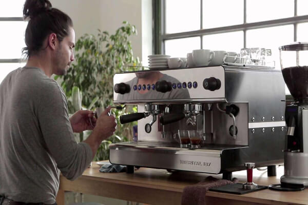Hình thức pha cà phê bằng máy